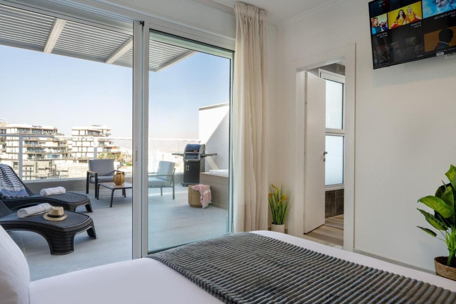 Mountain And Sea View - Penthouse With Private Pool Apartamento Eilat Exterior foto